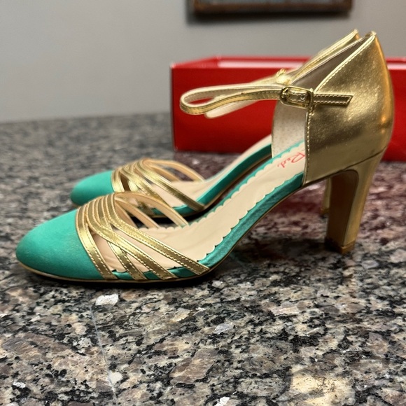 Violet & Red women’s Gold and Green Heels NWT 8 - Picture 7 of 15